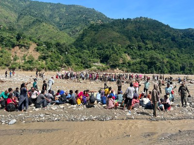  उद्धारको पर्खाइमा यात्रु 
